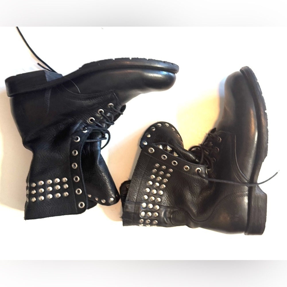 Frye Rogan Black Leather Studded Fold Over Lace Combat Ankle Boots Punk Grunge - Picture 4 of 7
